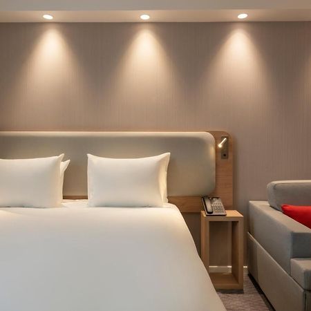 Holiday Inn Express - Marne-La-Vallee Val D'Europe By Ihg Bailly-Romainvilliers Exterior photo