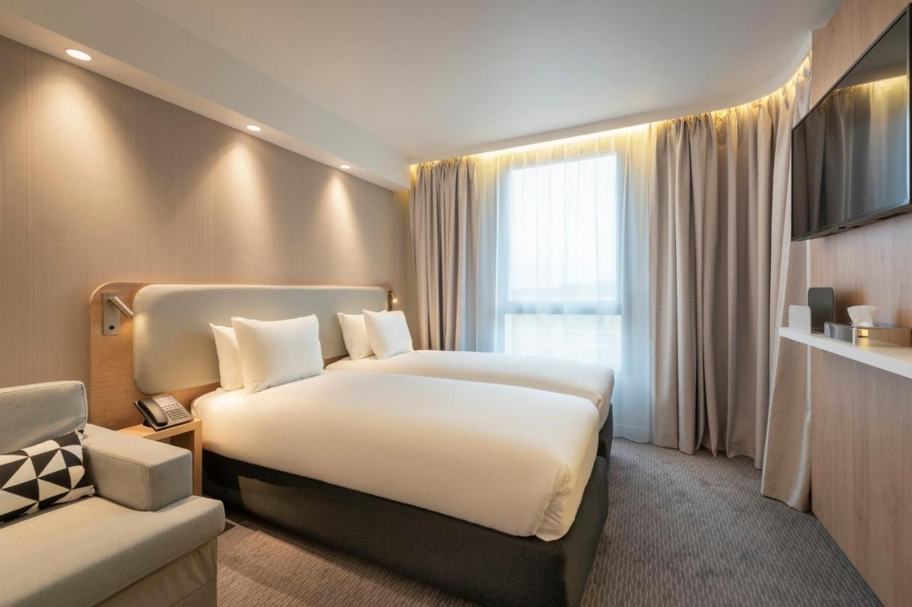 Holiday Inn Express - Marne-La-Vallee Val D'Europe By Ihg Bailly-Romainvilliers Exterior photo